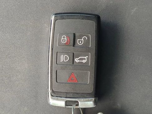 Used 2023 Land Rover Defender 130 SE AWD/4WD image 36