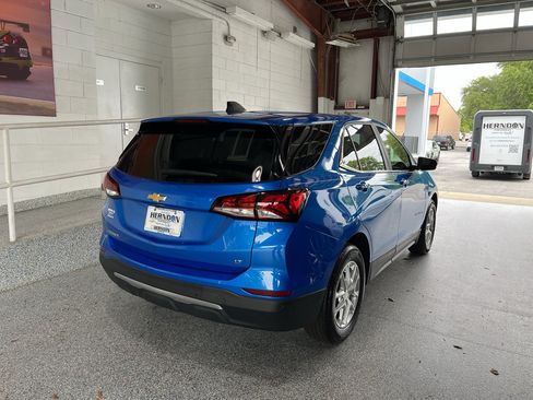 Used 2024 Chevrolet Equinox LT FWD image 11