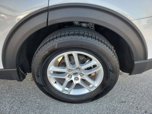 Certified 2025 Ford Explorer Active image 9