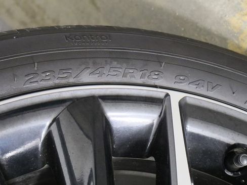 Used 2024 Toyota Camry SE image 40