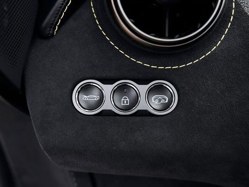 Used 2021 McLaren 720S Luxury RWD image 46