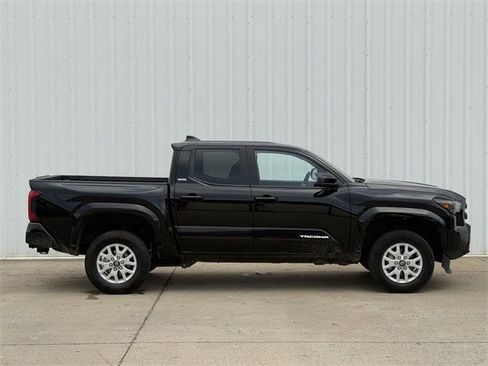 Used 2024 Toyota Tacoma SR5 image 3