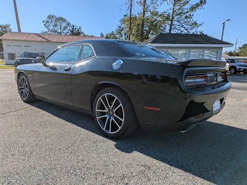 Used 2023 Dodge Challenger R/T image 6