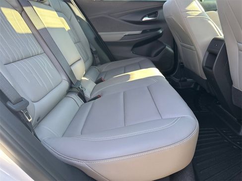 Used 2025 Buick Envista Avenir image 16