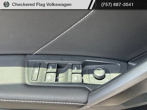 Used 2023 Volkswagen Tiguan SE R-Line AWD/4WD image 16