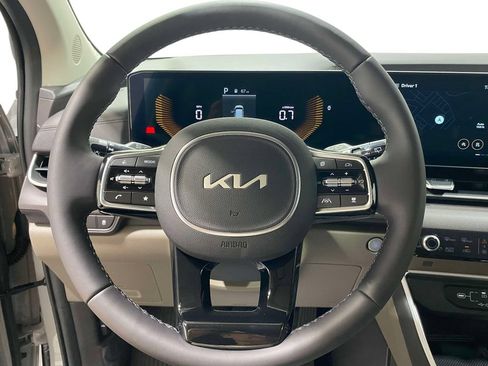 New 2026 Kia Carnival EX FWD image 19