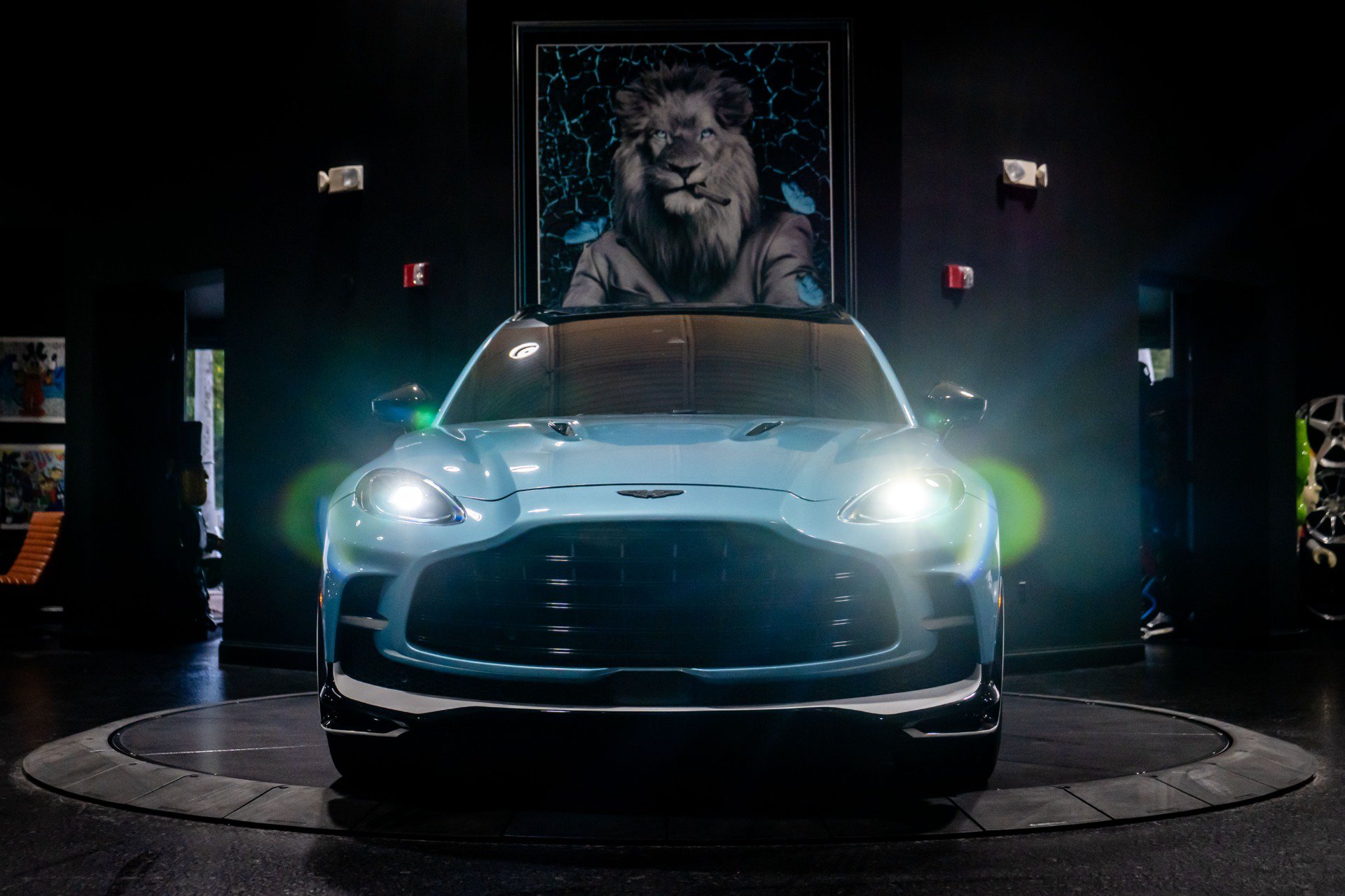 Used 2023 Aston Martin DBX 707 AWD/4WD image 12