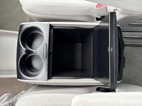 Used 2018 Toyota Sienna LE image 27