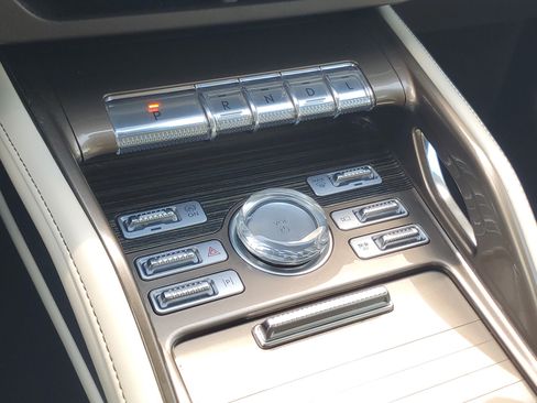Certified 2024 Lincoln Nautilus Black Label w/ Jet Appearance Package (87T) AWD/4WD image 19