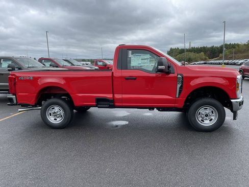 New 2026 Ford F250 XL w/ XL Chrome Package image 3