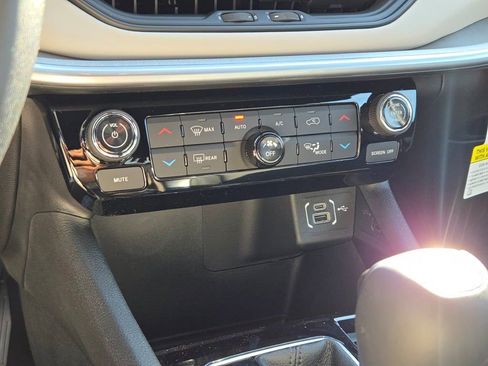 New 2026 Jeep Compass Limited image 27