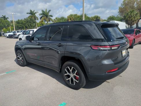 Used 2024 Jeep Grand Cherokee Limited image 8