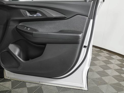 Used 2022 Chevrolet TrailBlazer LS FWD image 46