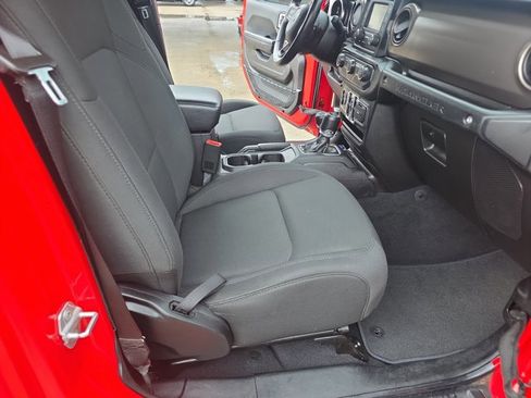 Used 2018 Jeep Wrangler Unlimited Sport S image 13