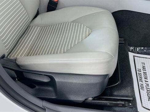 Used 2023 Toyota Camry SE FWD image 33