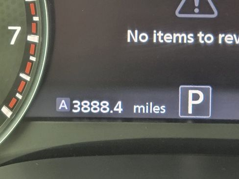 Used 2022 Nissan Armada SL w/ Captain's Chairs Package image 37