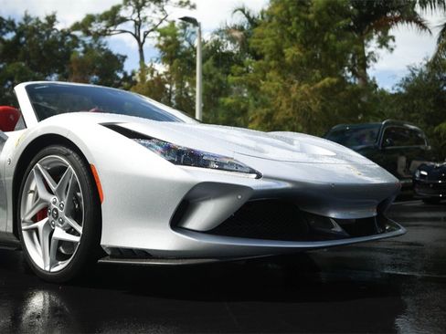 Certified 2021 Ferrari F8 Tributo image 11