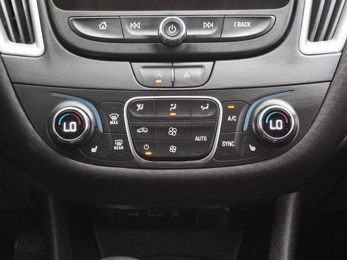Used 2022 Chevrolet Malibu LT FWD image 15
