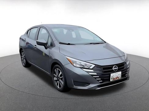 Used 2025 Nissan Versa SV FWD image 3