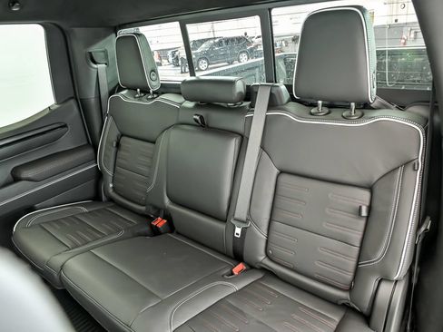 New 2026 GMC Sierra 1500 AT4X w/ LPO, Black Badging Package AWD/4WD image 11