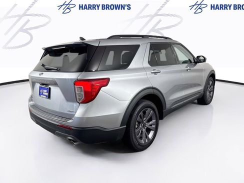 Used 2024 Ford Explorer XLT w/ Equipment Group 202A AWD/4WD image 32