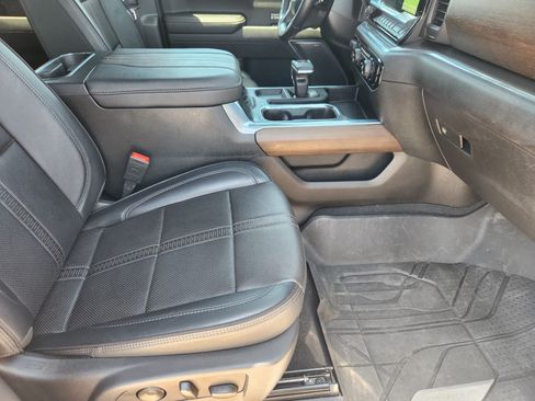 Used 2024 Chevrolet Silverado 1500 High Country w/ Technology Package AWD/4WD image 14