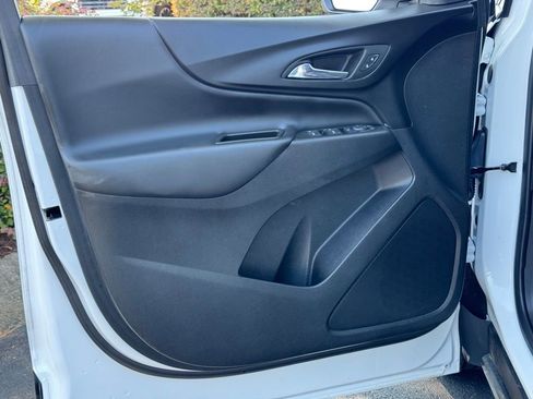 Used 2023 Chevrolet Equinox LT w/ LPO, Floor Liner Package image 26