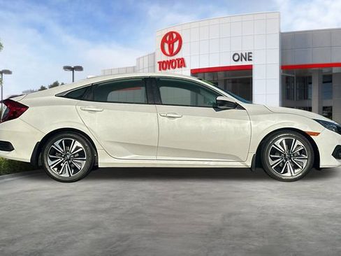 Used 2017 Honda Civic EX-T image 3