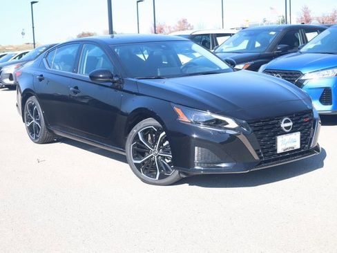 New 2025 Nissan Altima 2.5 SR w/ SR Premium Package image 2