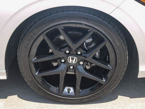 Used 2025 Honda Civic Sport image 11
