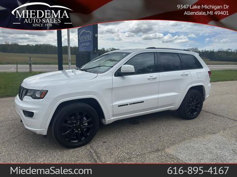 Used 2019 Jeep Grand Cherokee Altitude AWD/4WD image 1