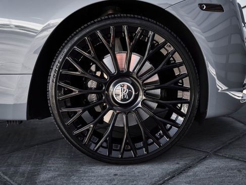 Used 2020 Rolls-Royce Wraith RWD image 21