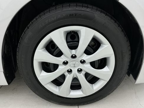 Used 2023 Toyota Corolla LE FWD image 45