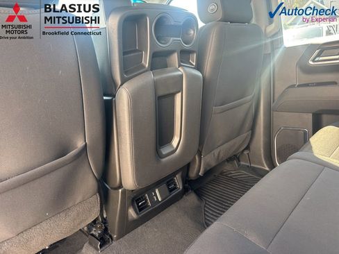 Used 2024 Chevrolet Silverado 1500 LT AWD/4WD image 32