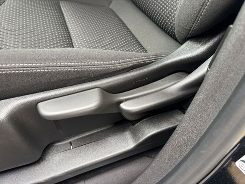 Used 2024 GMC Terrain SLE image 23