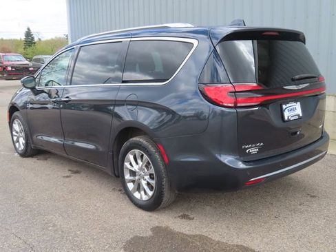 Used 2021 Chrysler Pacifica Touring-L AWD/4WD image 10