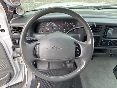 Used 2002 Ford F350 Lariat image 18