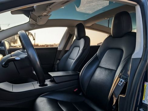 Used 2018 Tesla Model 3 Long Range image 11