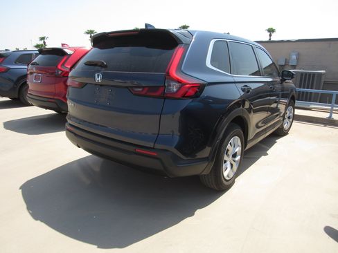 Used 2025 Honda CR-V LX image 3
