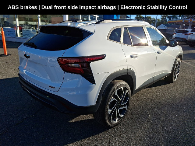 Used 2024 Chevrolet Trax RS FWD image 9