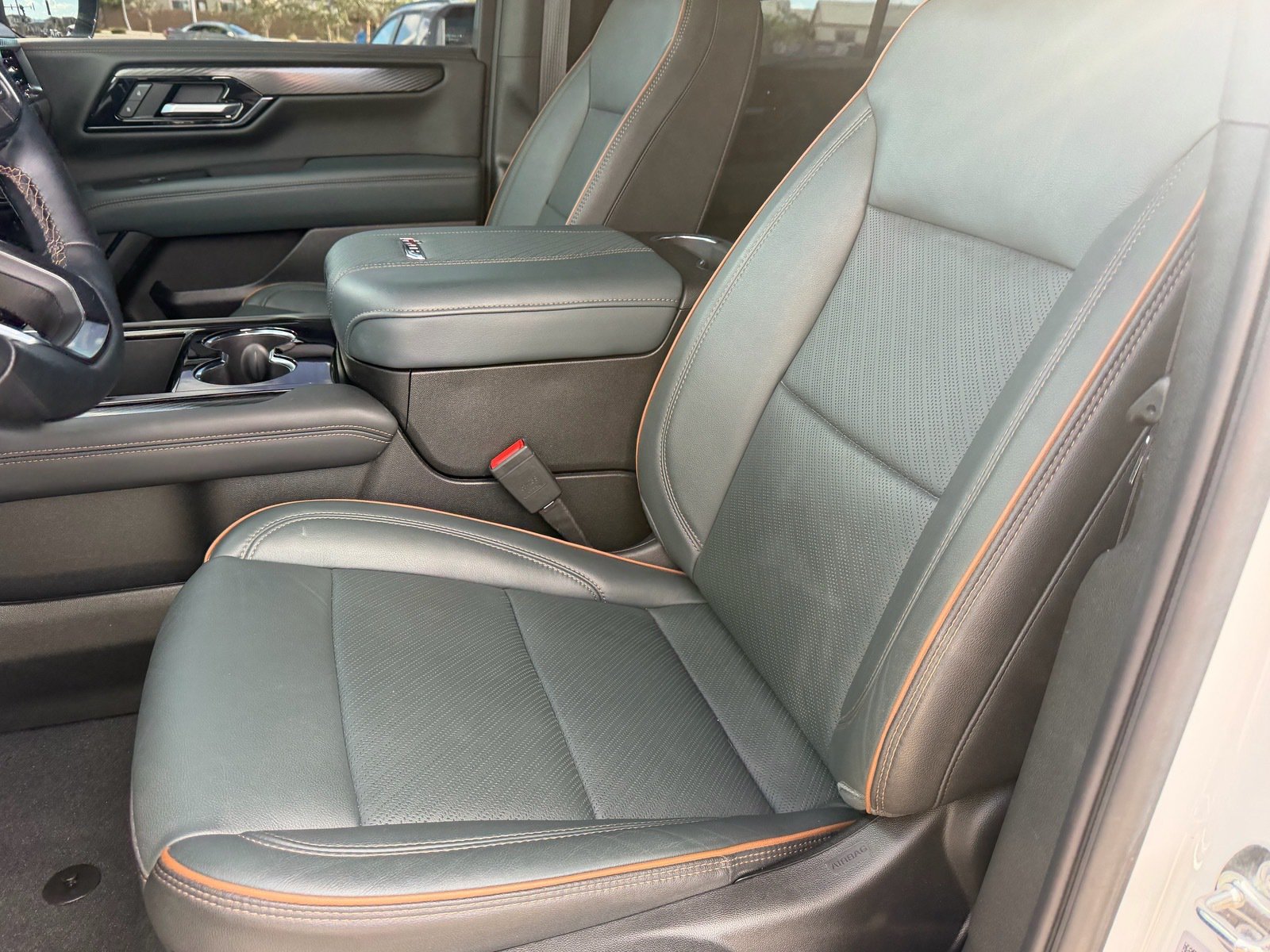 Used 2026 GMC Yukon AT4 w/ AT4 Premium Plus Package AWD/4WD image 23