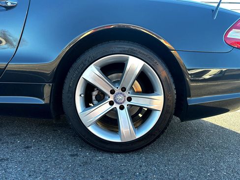 Used 2011 Mercedes-Benz SL 550 image 27