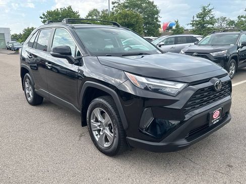 Used 2022 Toyota RAV4 XLE w/ Convenience Package AWD/4WD image 11