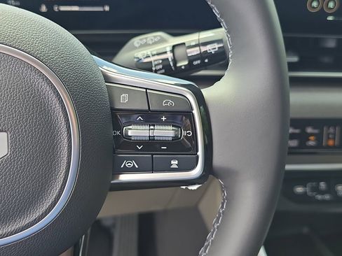New 2026 Kia Carnival EX FWD image 32