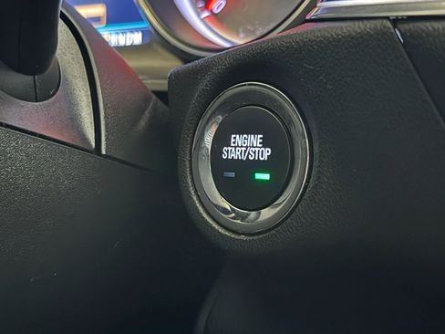 Used 2018 Buick Regal Essence FWD image 11