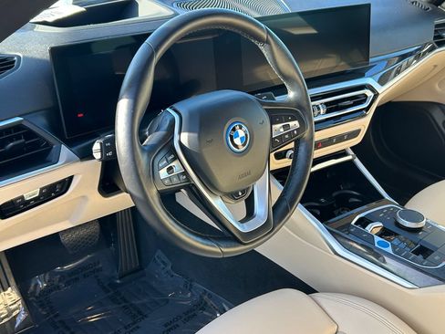 Used 2024 BMW i4 eDrive35 w/ Premium Package RWD image 13