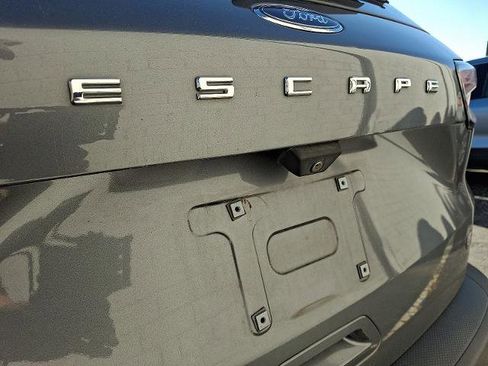 Certified 2022 Ford Escape SE w/ SE Sport Appearance Package image 7