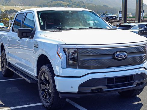 Used 2023 Ford F150 Lightning XLT w/ Equipment Group 312A High AWD/4WD image 19