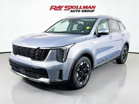 Used 2024 Kia Sorento S image 3
