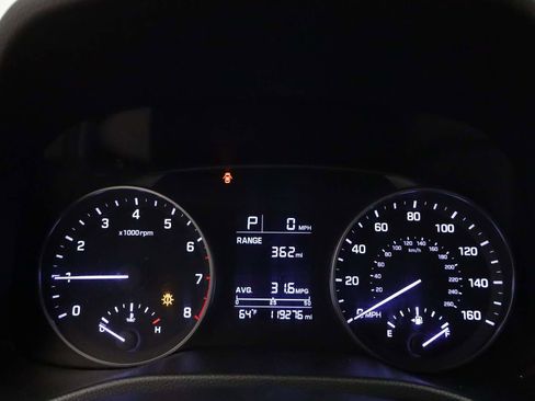 Used 2017 Hyundai Elantra SE image 4